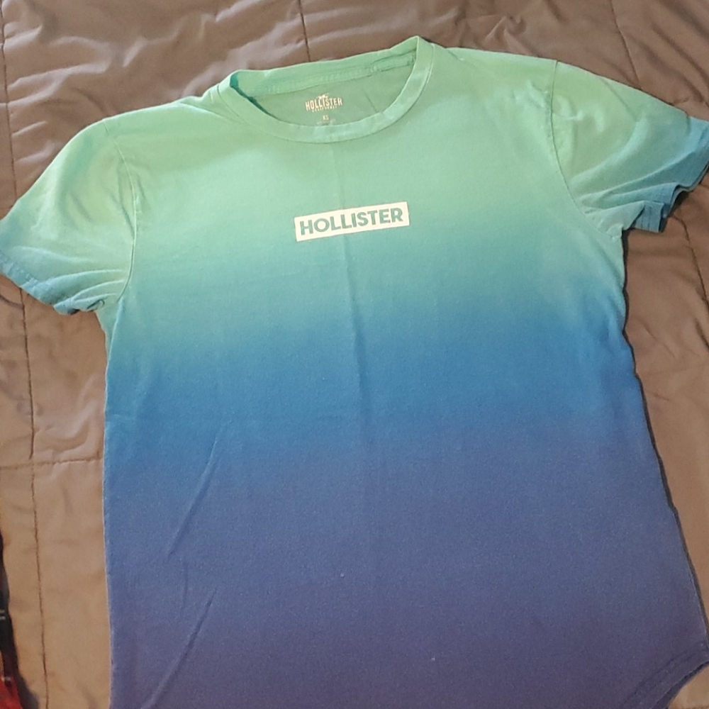 Hollister tshirt